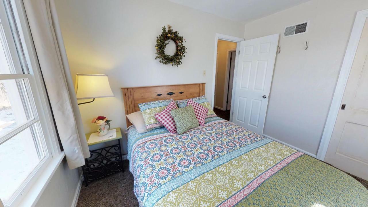 Wisteria Vine Cottage มอนติเชลโล ภายนอก รูปภาพ